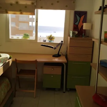 En Esquina Y Todo A Exterior